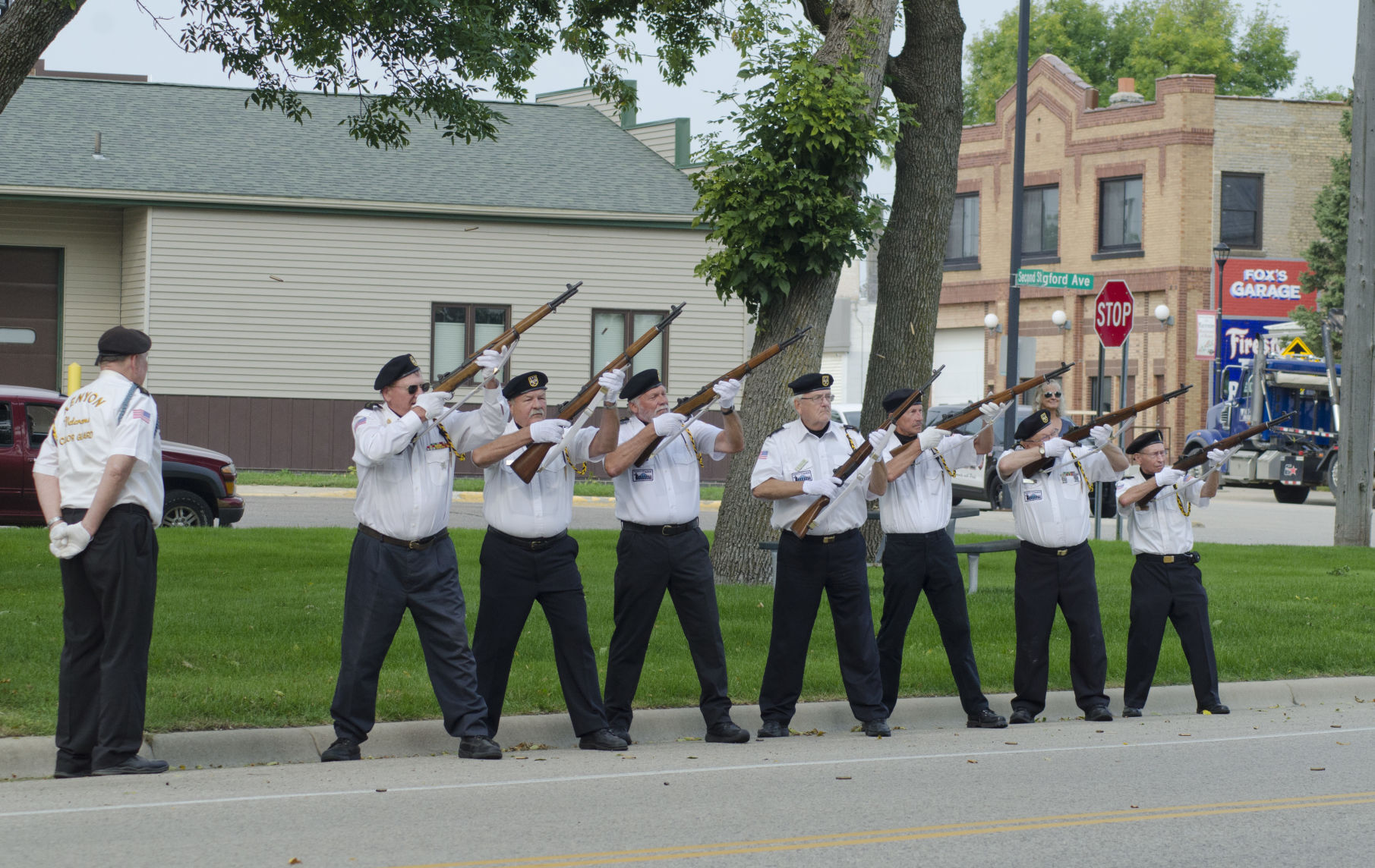 Rifle salute